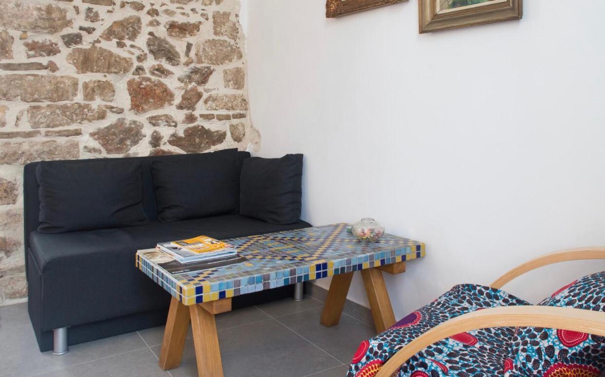 A Litte Taste Of Home Guest House Athens Exterior photo